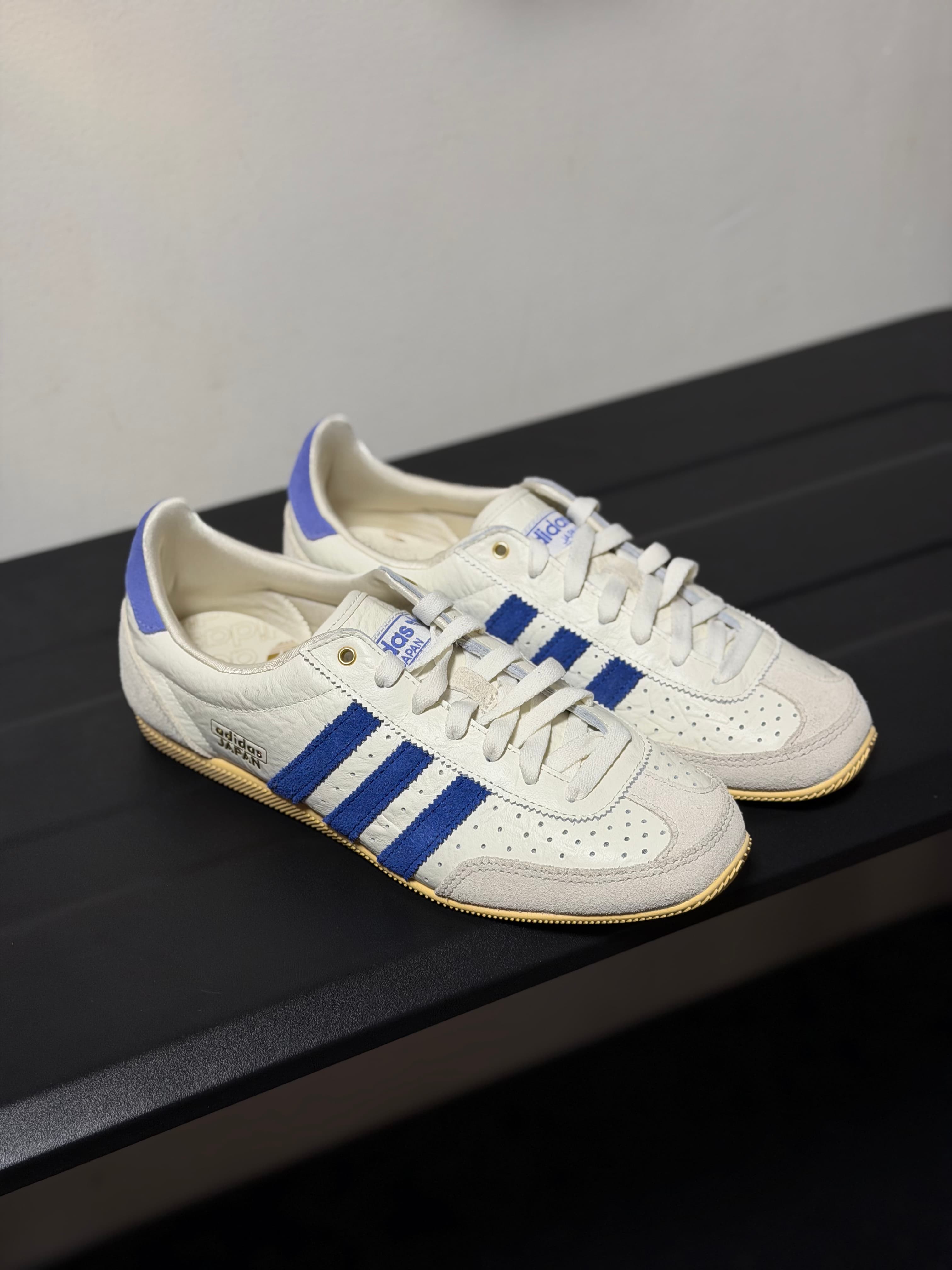 Japan W 'White Royal'