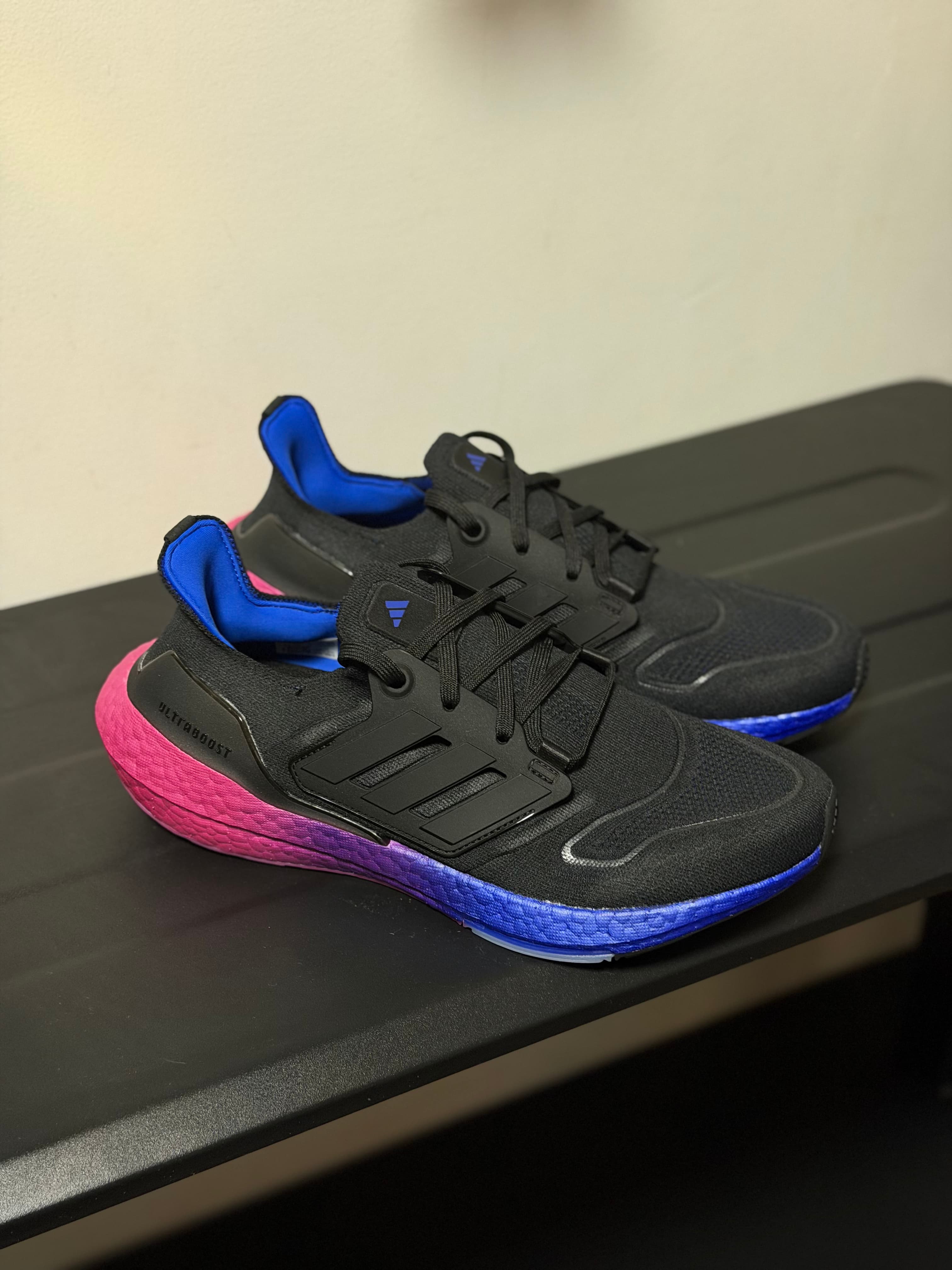 Ultraboost 22 'Black Lucid Blue Gradient'